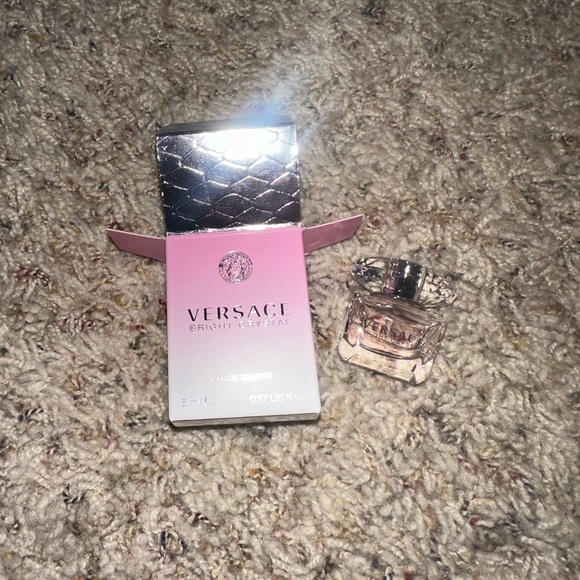 Versace Bright Crystal 💕✨ Mini - Picture 2 of 3